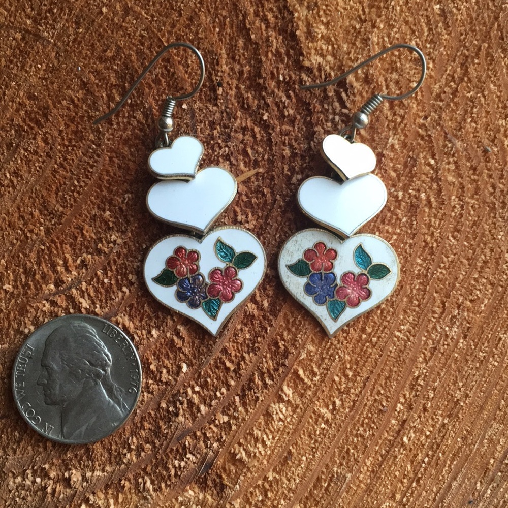 Vintage earrings 🤍🤍💕